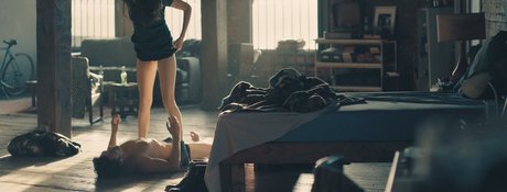 Naakte gelekte OnlyFans-foto van Shaliene Woodley