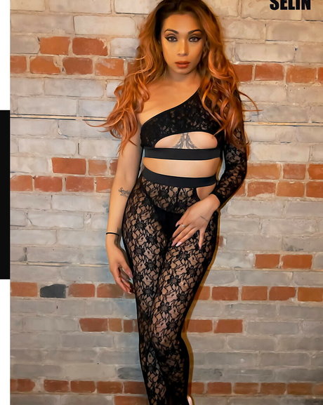 Naakte gelekte OnlyFans-foto van Rubi Satha
