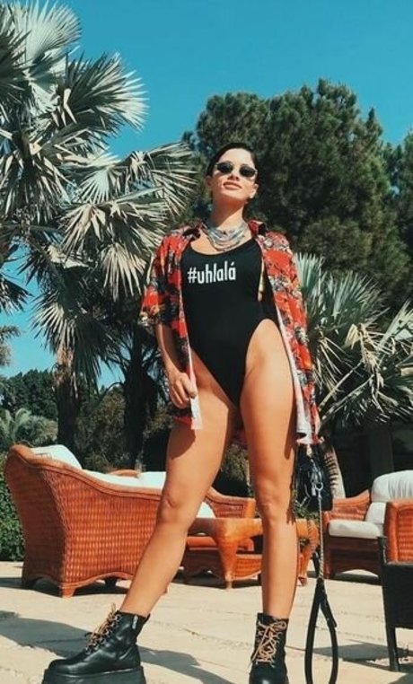 Naakte gelekte OnlyFans-foto van Cyn Thia Kha Lifeh