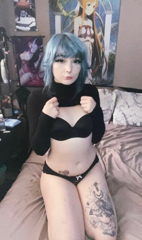 Naakte gelekte OnlyFans-foto van Dainty Cravings