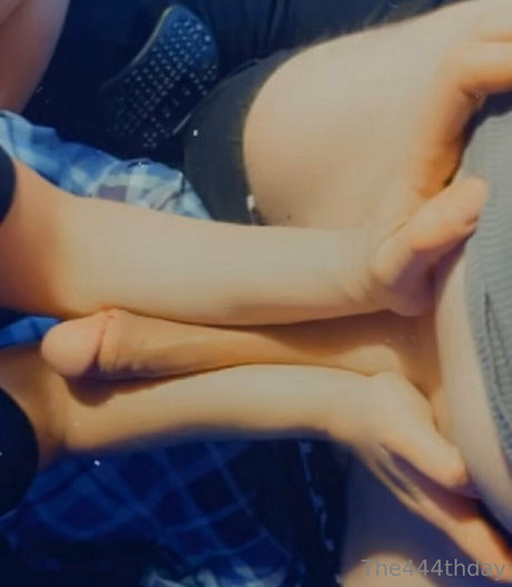 Naakte gelekte OnlyFans-foto van Sun0fsam