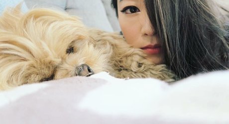 Naakte gelekte OnlyFans-foto van Arden Cho