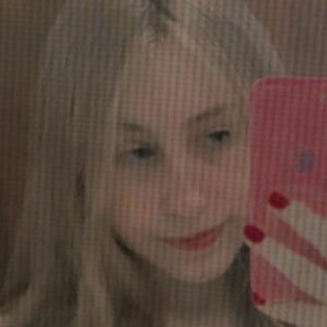 Naakte gelekte OnlyFans-foto van Giihalbino