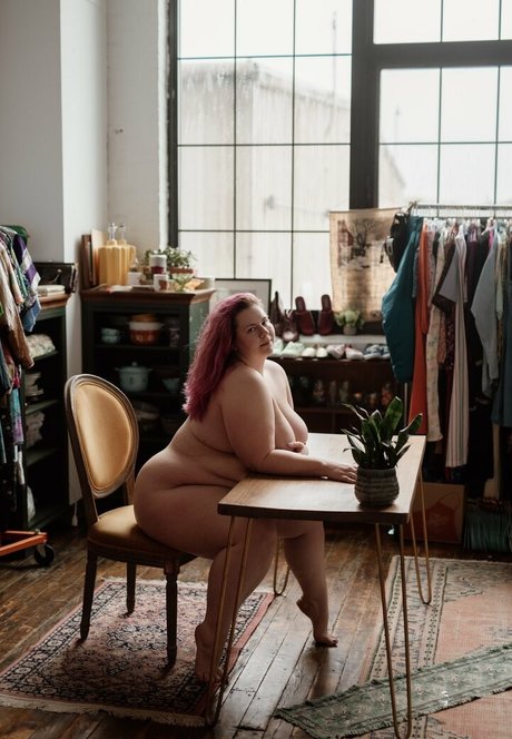 Naakte gelekte OnlyFans-foto van Grizbbly