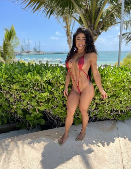 Naakte gelekte OnlyFans-foto van Yanet