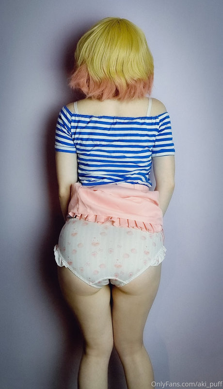 Naakte gelekte OnlyFans-foto van Akipuff