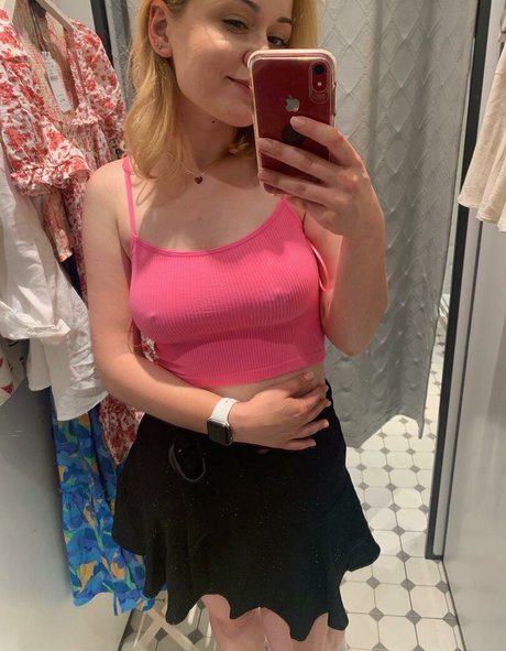 Naakte gelekte OnlyFans-foto van Hailey Cooper