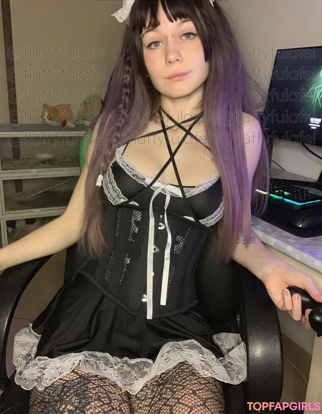 Naakte gelekte OnlyFans-foto van Fluffyfulafel #1077