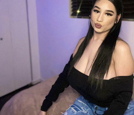 Naakte gelekte OnlyFans-foto van Bitamartinezz