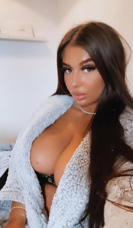 Naakte gelekte OnlyFans-foto van Naughtybabeoxo