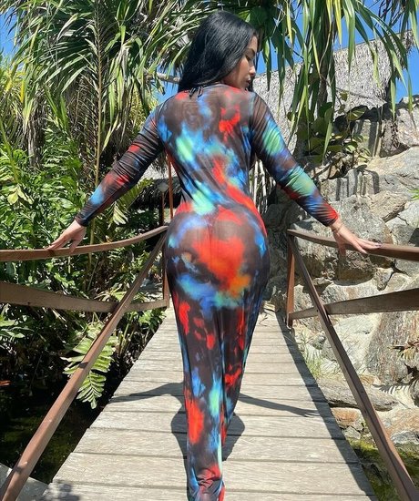 Naakte gelekte OnlyFans-foto van Yeimmyoficial