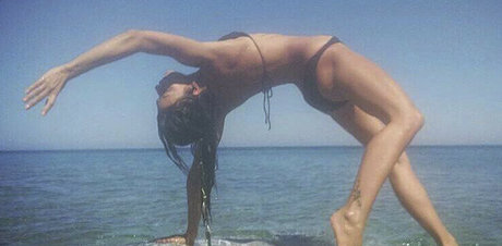 Naakte gelekte OnlyFans-foto van Asra Tin
