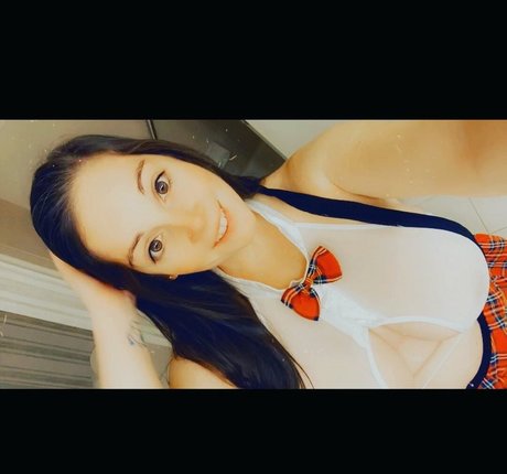 Naakte gelekte OnlyFans-foto van Tittyqueen77