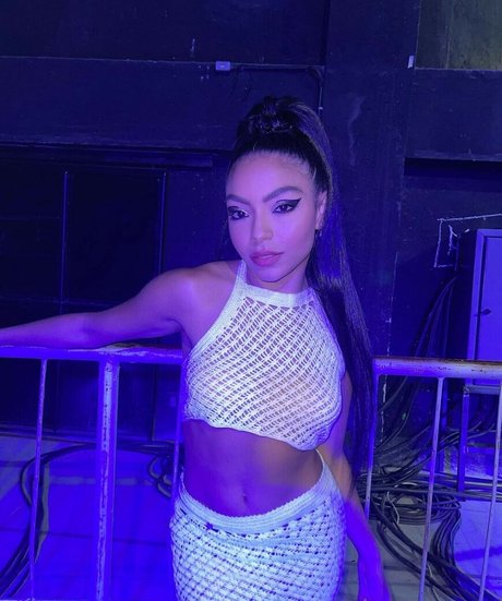 Naakte gelekte OnlyFans-foto van Any Gabrielly