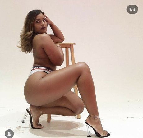 Naakte gelekte OnlyFans-foto van Kasara Sweetkk