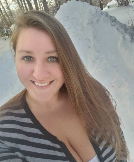 Naakte gelekte OnlyFans-foto van Caityy Cakesss