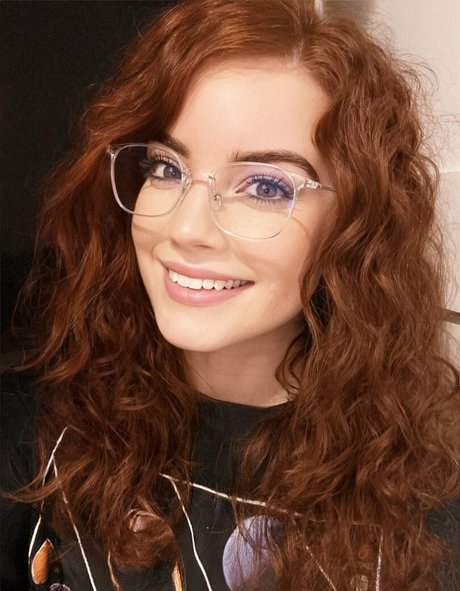 Naakte gelekte OnlyFans-foto van Gingy Gingerliness