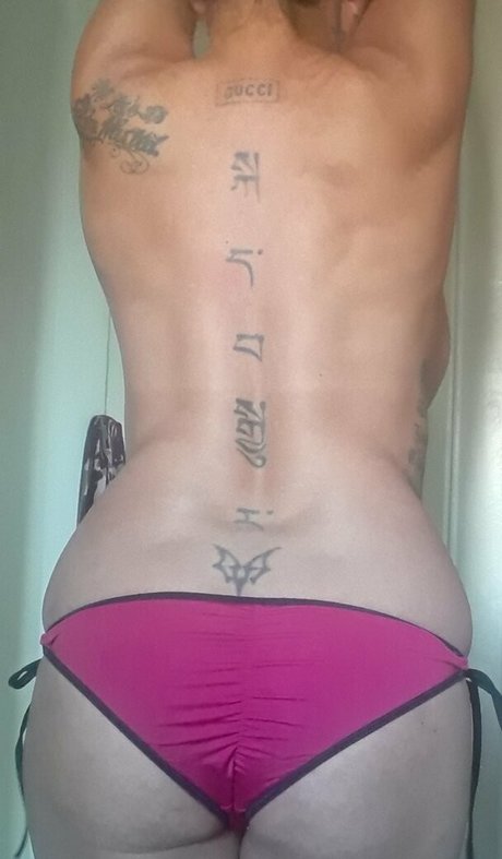 Naakte gelekte OnlyFans-foto van Julie K Smith