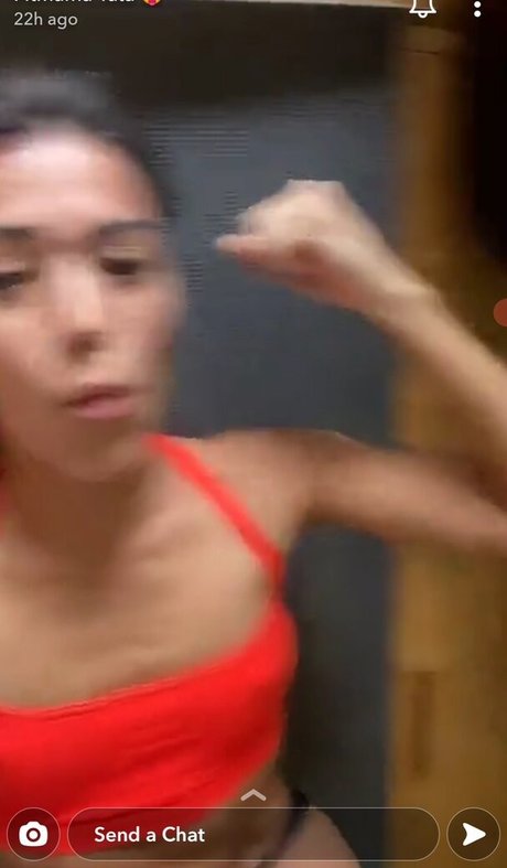 Naakte gelekte OnlyFans-foto van Fitmama Tata