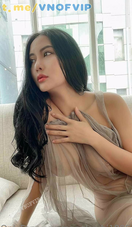 Naakte gelekte OnlyFans-foto van Pong Kyubi