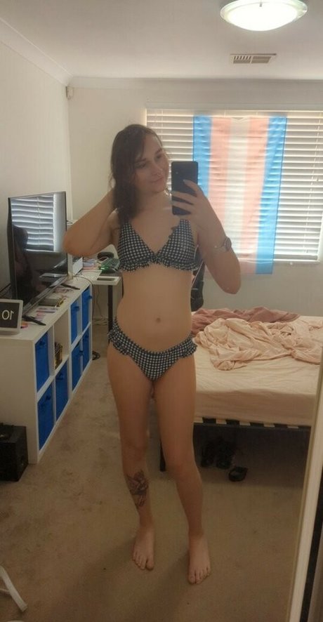 Naakte gelekte OnlyFans-foto van Neonrosa