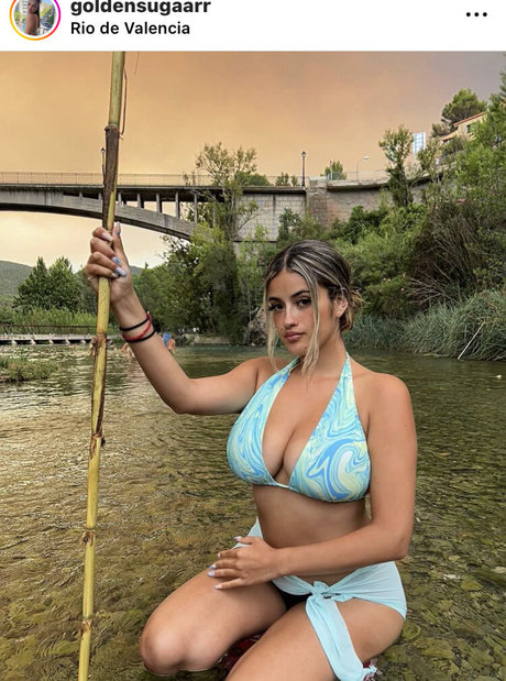 Naakte gelekte OnlyFans-foto van Goldensugaarr