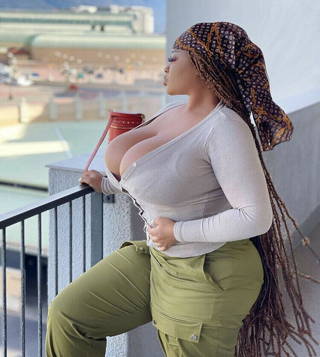 Naakte gelekte OnlyFans-foto van Kimmanana