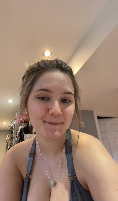 Naakte gelekte OnlyFans-foto van Paige F