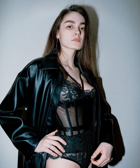 Naakte gelekte OnlyFans-foto van Diana Elias