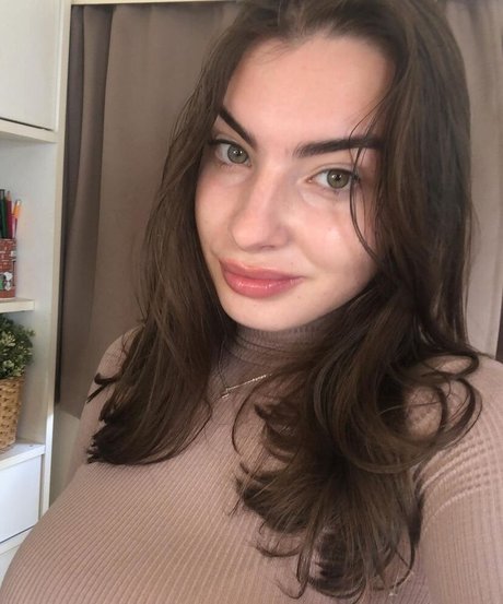 Naakte gelekte OnlyFans-foto van Fiona