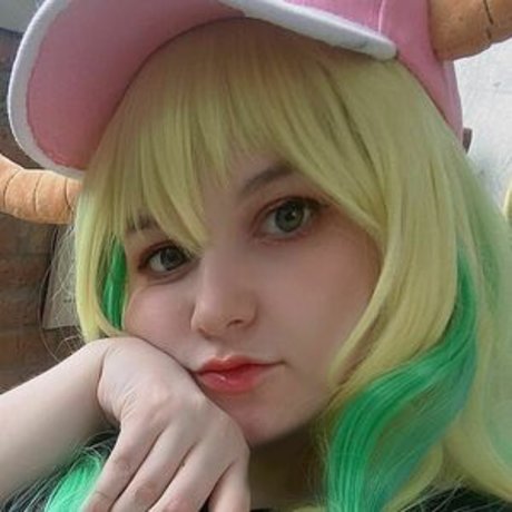 Naakte gelekte OnlyFans-foto van Minty Miyako