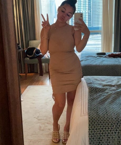 Naakte gelekte OnlyFans-foto van Tegan Hall