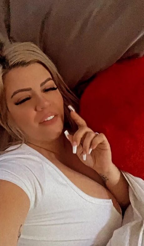 Naakte gelekte OnlyFans-foto van Christie