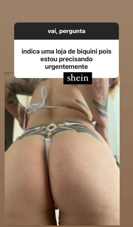 Naakte gelekte OnlyFans-foto van Clara Averbuck