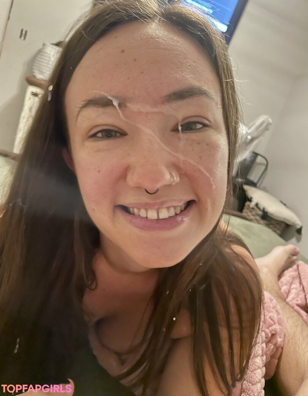 Naakte gelekte OnlyFans-foto van Xxxkhloekarter #12 Naakte gelekte OnlyFans-foto van Xxxkhloekarter #12