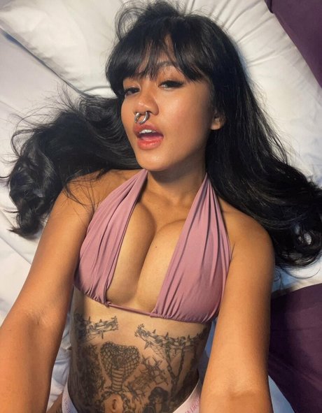 Naakte gelekte OnlyFans-foto van Gutslaughter