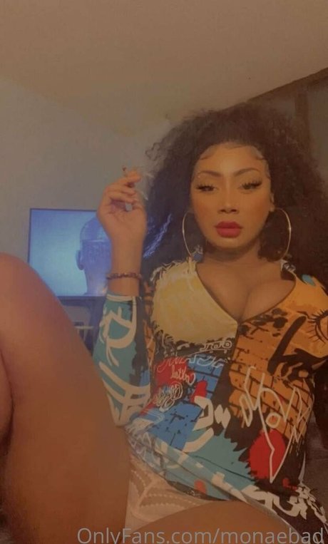 Naakte gelekte OnlyFans-foto van Monaebad