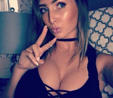 Naakte gelekte OnlyFans-foto van Burkekelleher