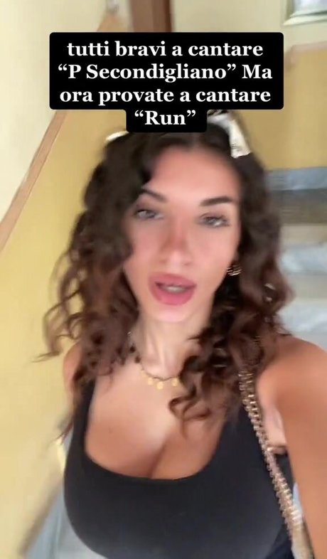 Naakte gelekte OnlyFans-foto van Ika