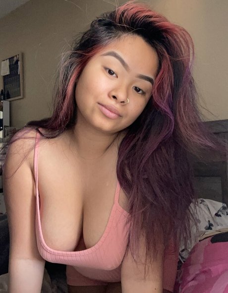 Naakte gelekte OnlyFans-foto van Ellyylovess