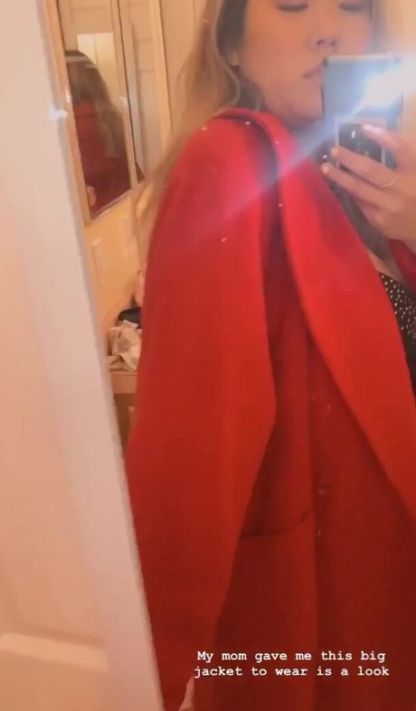 Naakte gelekte OnlyFans-foto van Tiffany Shu