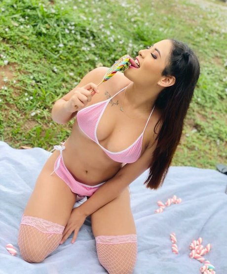 Naakte gelekte OnlyFans-foto van Aline Cavalheiro