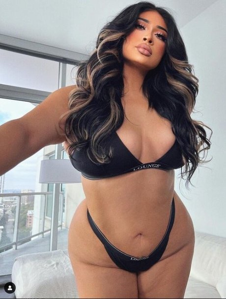 Naakte gelekte OnlyFans-foto van Viirdii