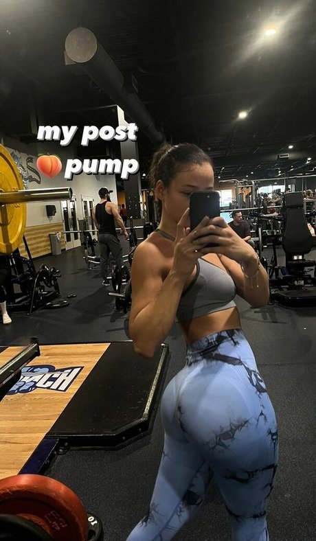 Naakte gelekte OnlyFans-foto van Jada Bair