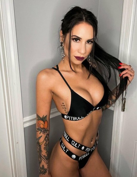 Naakte gelekte OnlyFans-foto van Missgio92