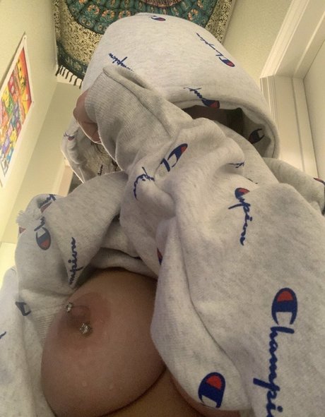 Naakte gelekte OnlyFans-foto van Dreafcknlicious