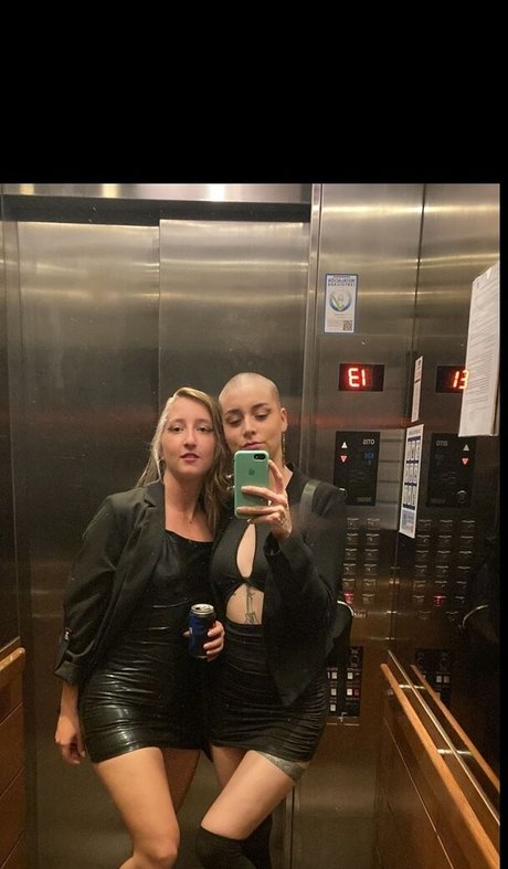 Naakte gelekte OnlyFans-foto van Sasha Taiga