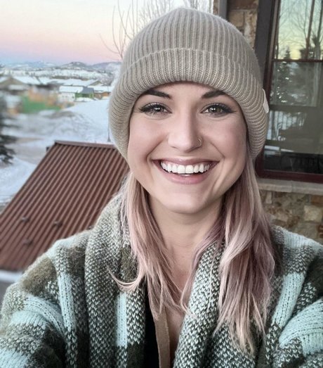 Naakte gelekte OnlyFans-foto van Wanderlust887