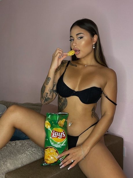 Naakte gelekte OnlyFans-foto van Bonnie Humps