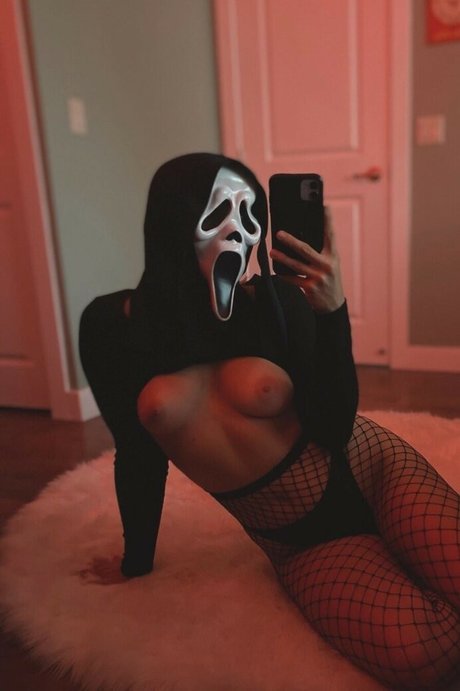 Naakte gelekte OnlyFans-foto van Dxbaybee